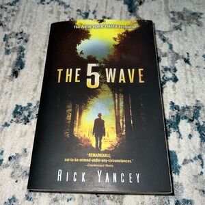 The 5th Wave by Rick Yancey